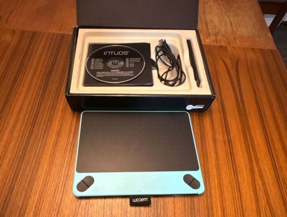 Wacom Intuos CTL-490 Small Creative Pen Tablet - Mint Blue